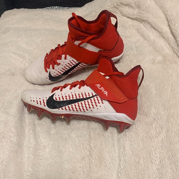I am selling football cleats because I am trying to get into reselling. - Picture 2 of 5